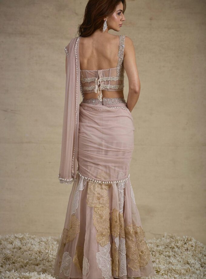 The Lily Pearl Set in Pale Pink